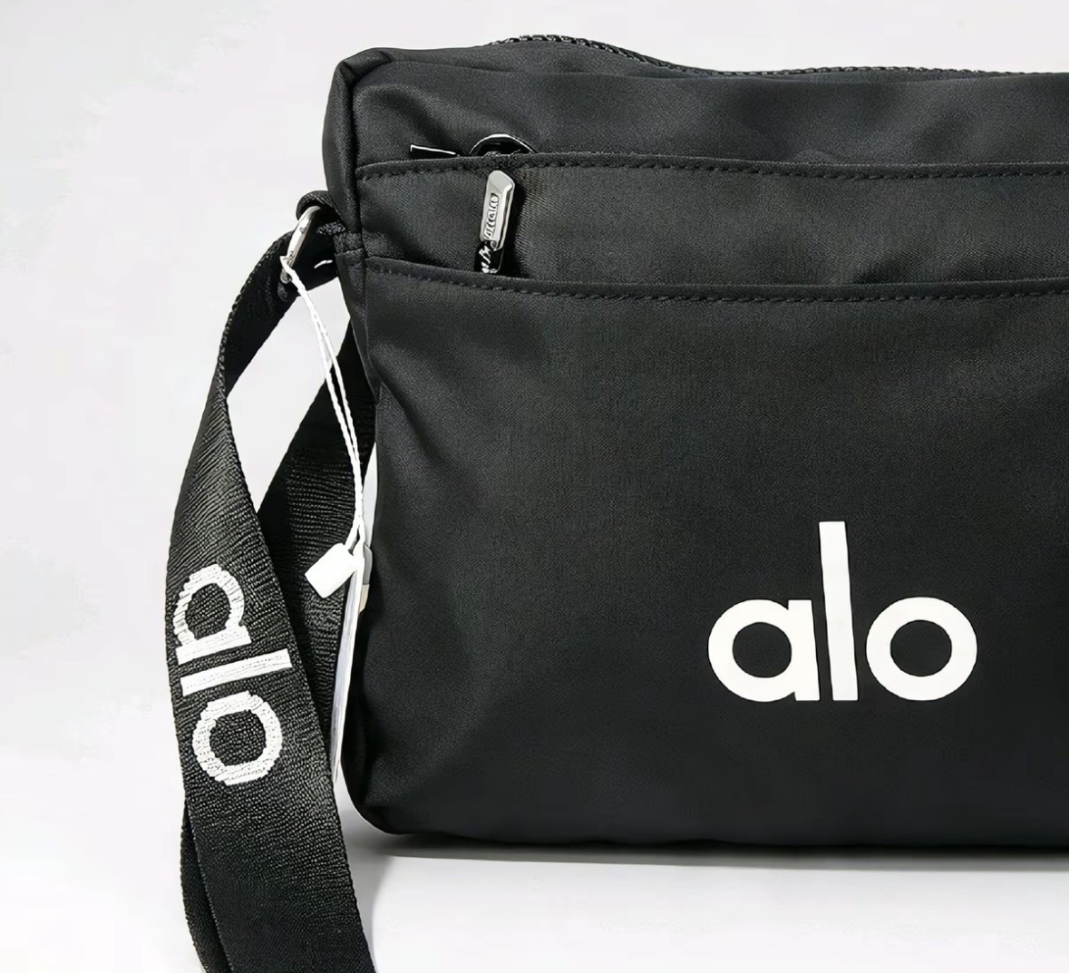 Bolsa Crossbody alo yoga 2